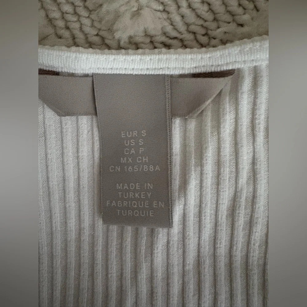 H&M Ribbed Top - Picture 3 of 4
